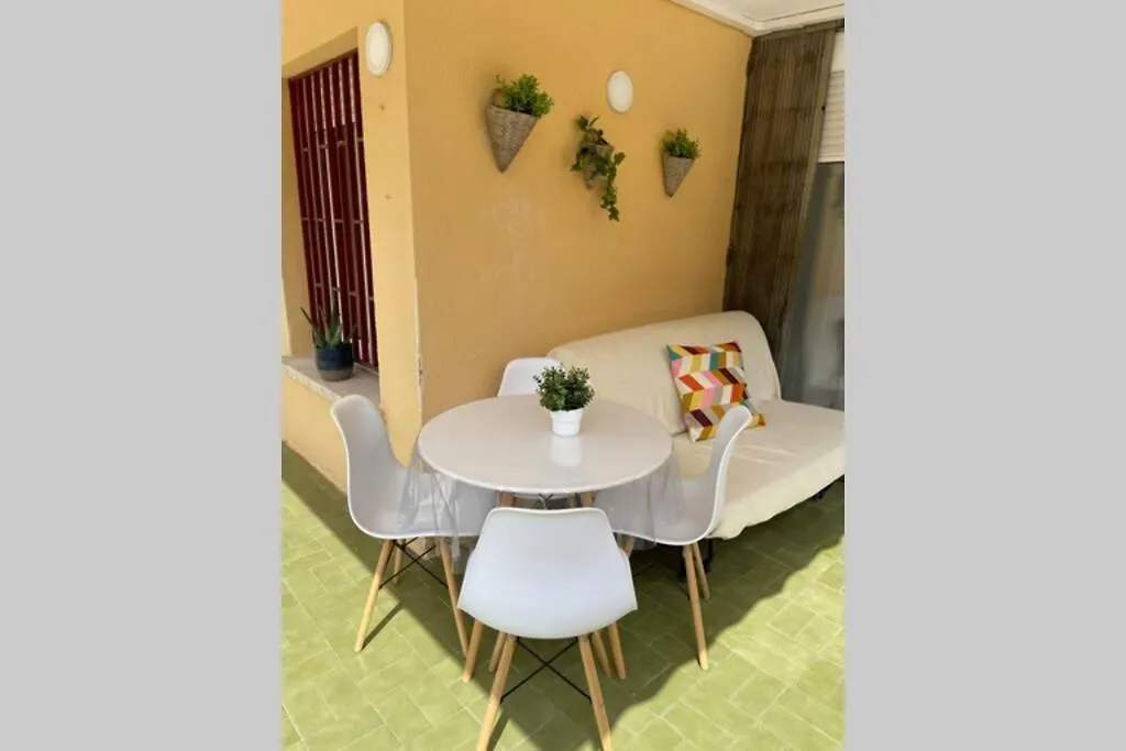 Holiday Apartment Салоу 0*,